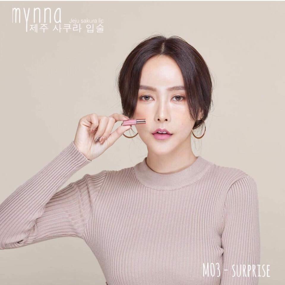 Mynna มินนา ลิปดอกซากุระ ลิปจิ๋วเนื้อแมทสีออแกนิค ธรรมชาติสุดๆ เม็ดสีแน่น ติดทน กันน้ำ มีให้เลือก 20 สี (Mini Series) พร้อมส่ง มีเก็บเงินปลายทาง Mynna มินนา ลิปดอกซากุระ ลิปจิ๋วเนื้อแมทสีออแกนิค ธรรมชาติสุดๆ เม็ดสีแน่น ติดทน กันน้ำ มีให้เลือก 20 สี (Mini Series) พร้อมส่ง มีเก็บเงินปลายทาง