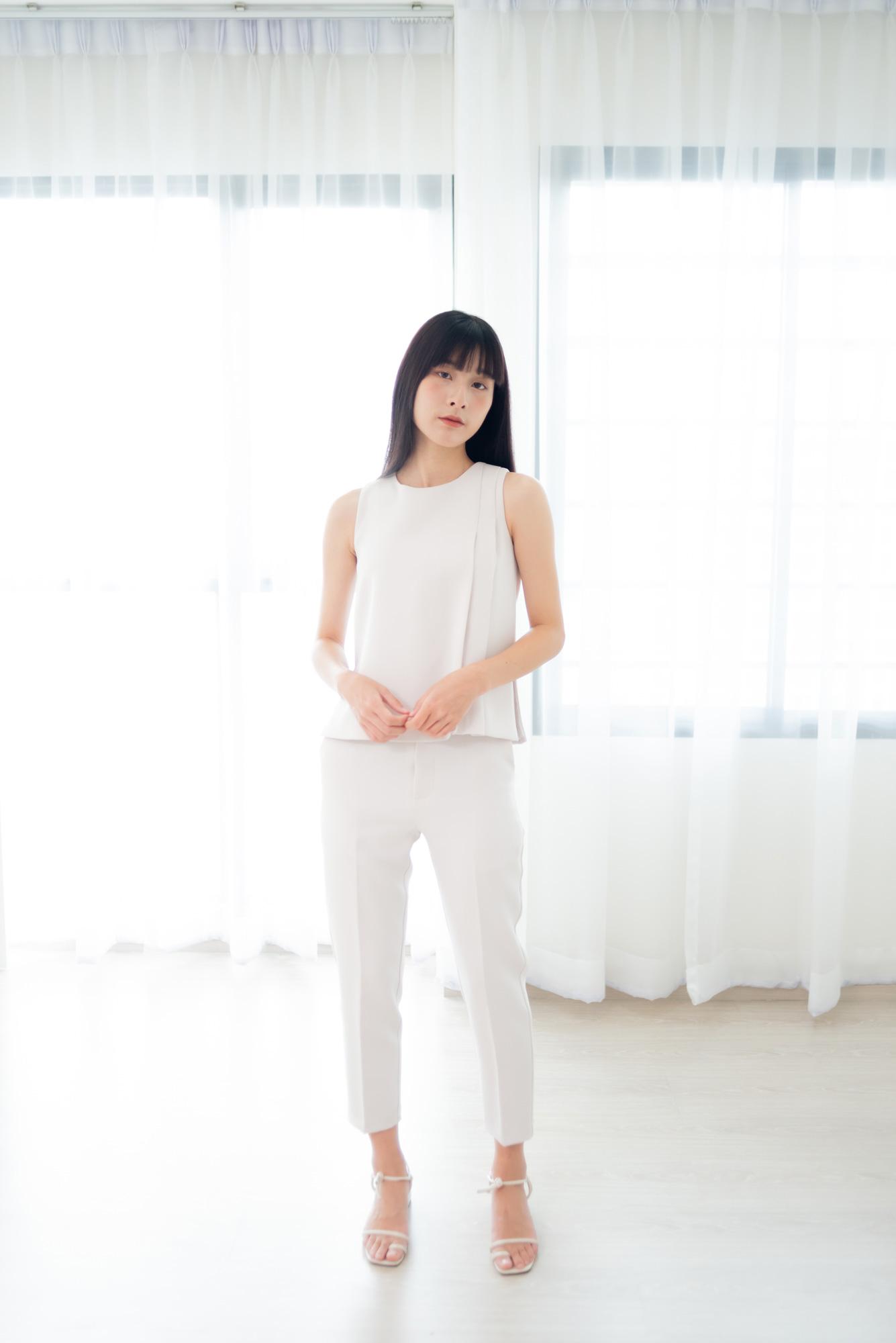 Cont.official Chloe Pants กางเกง 5 ส่วน เอวสูง ทรงเดฟ Cont.official Chloe Pants กางเกง 5 ส่วน เอวสูง ทรงเดฟ