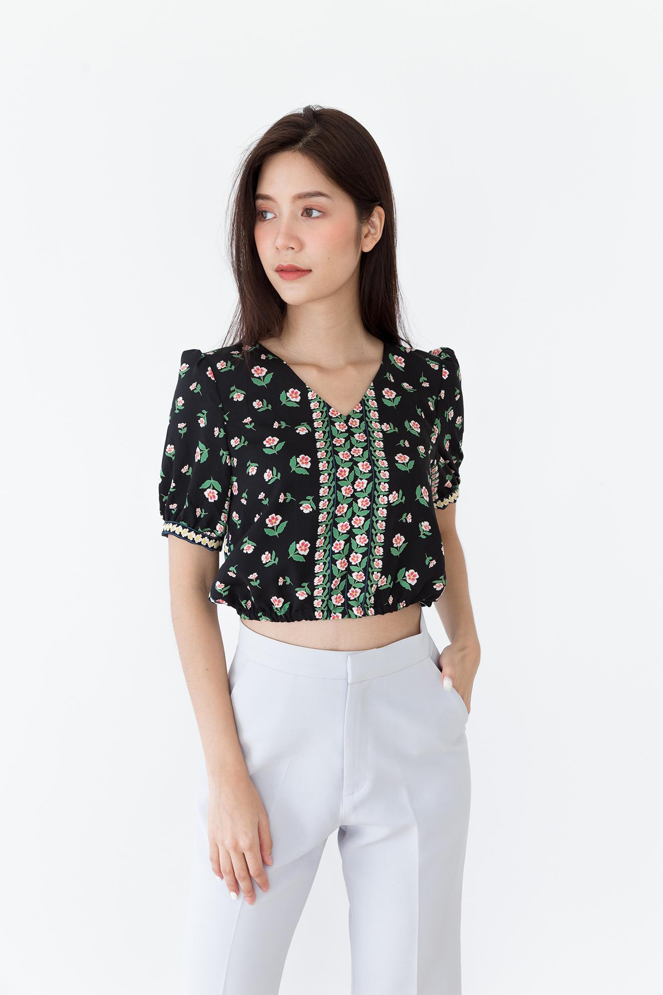 PHISARA - เสื้อครอปสั้นแขนตุ๊กตา รุ่น GARRET TOP