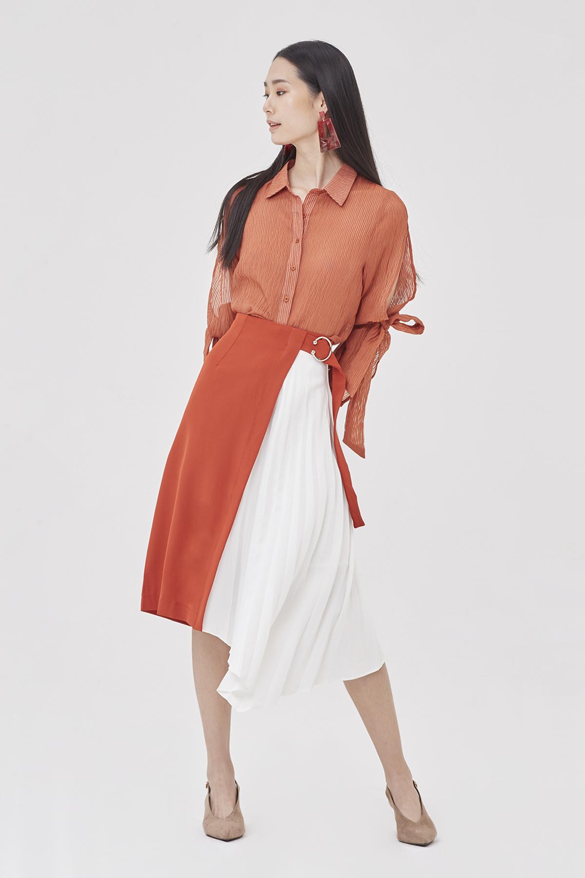 CAMP COLLECTION กระโปรงสั้นอัดพลีทรุ่น PLEATED MIDI SKIRT LK005 CAMP COLLECTION กระโปรงสั้นอัดพลีทรุ่น PLEATED MIDI SKIRT LK005