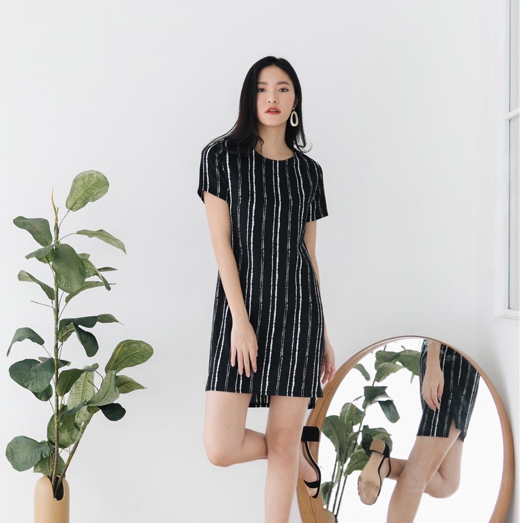 LAVITA ชุดเดรส รุ่น BLACK FOREST DRESS