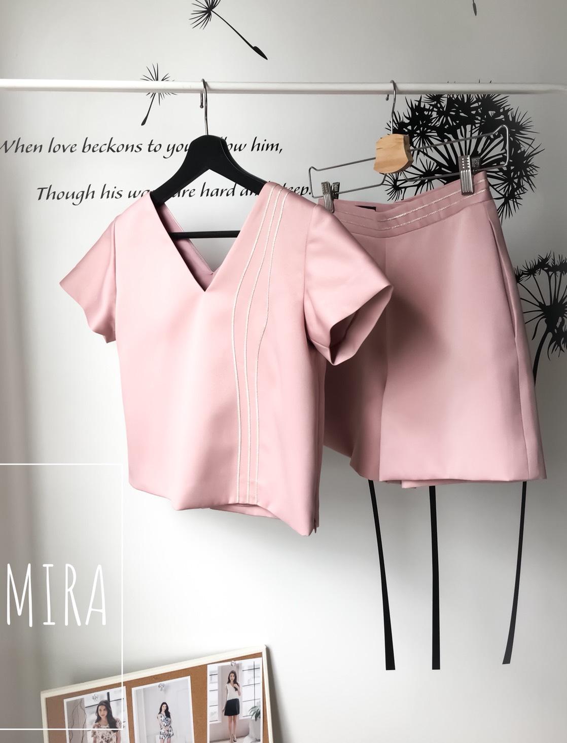 GARNETS- Mira Top