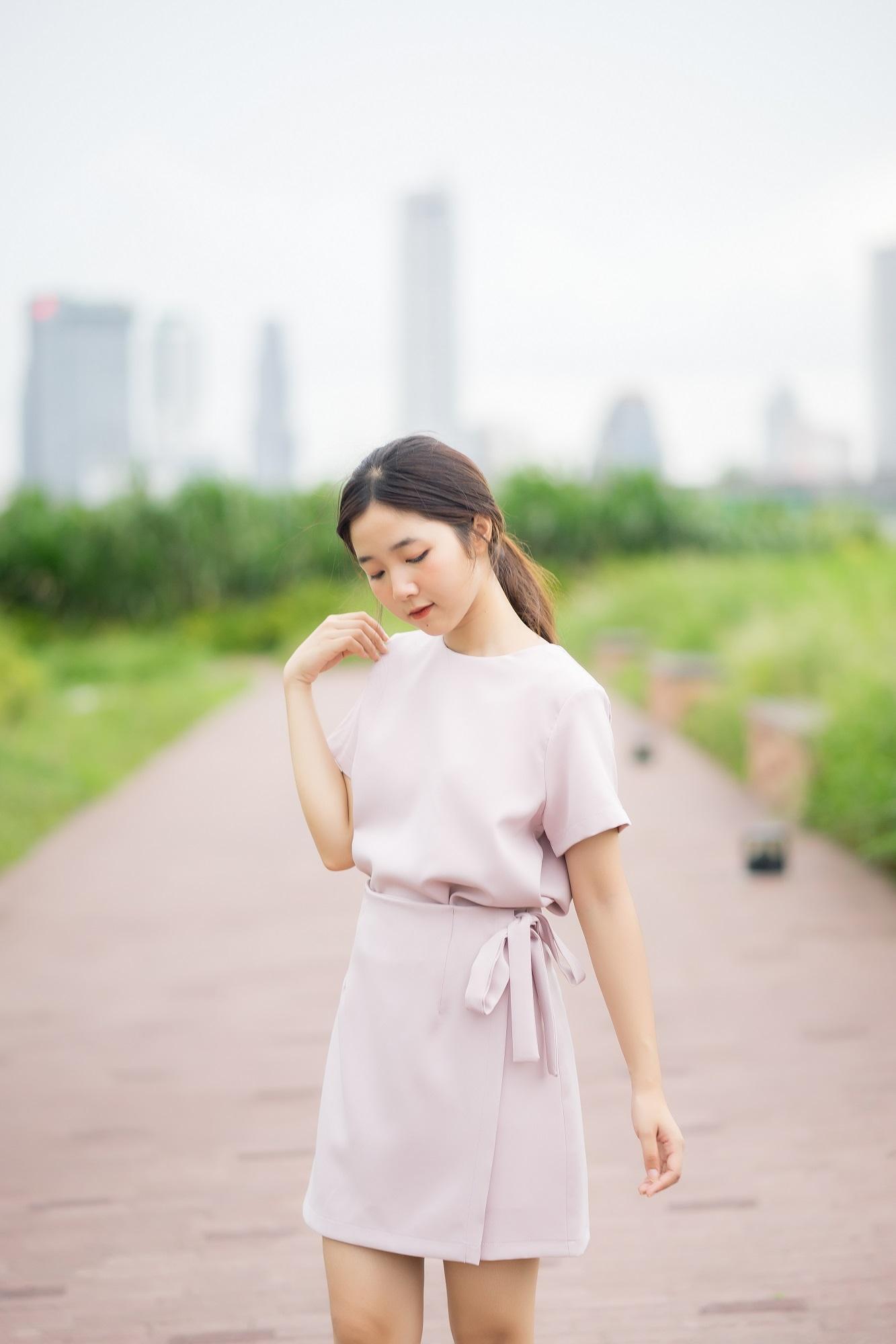 At february shop jennifer set ชุดเซ็ต เสื้อแขนสั้น กับ กระโปรง ผูกโบว์เอว
