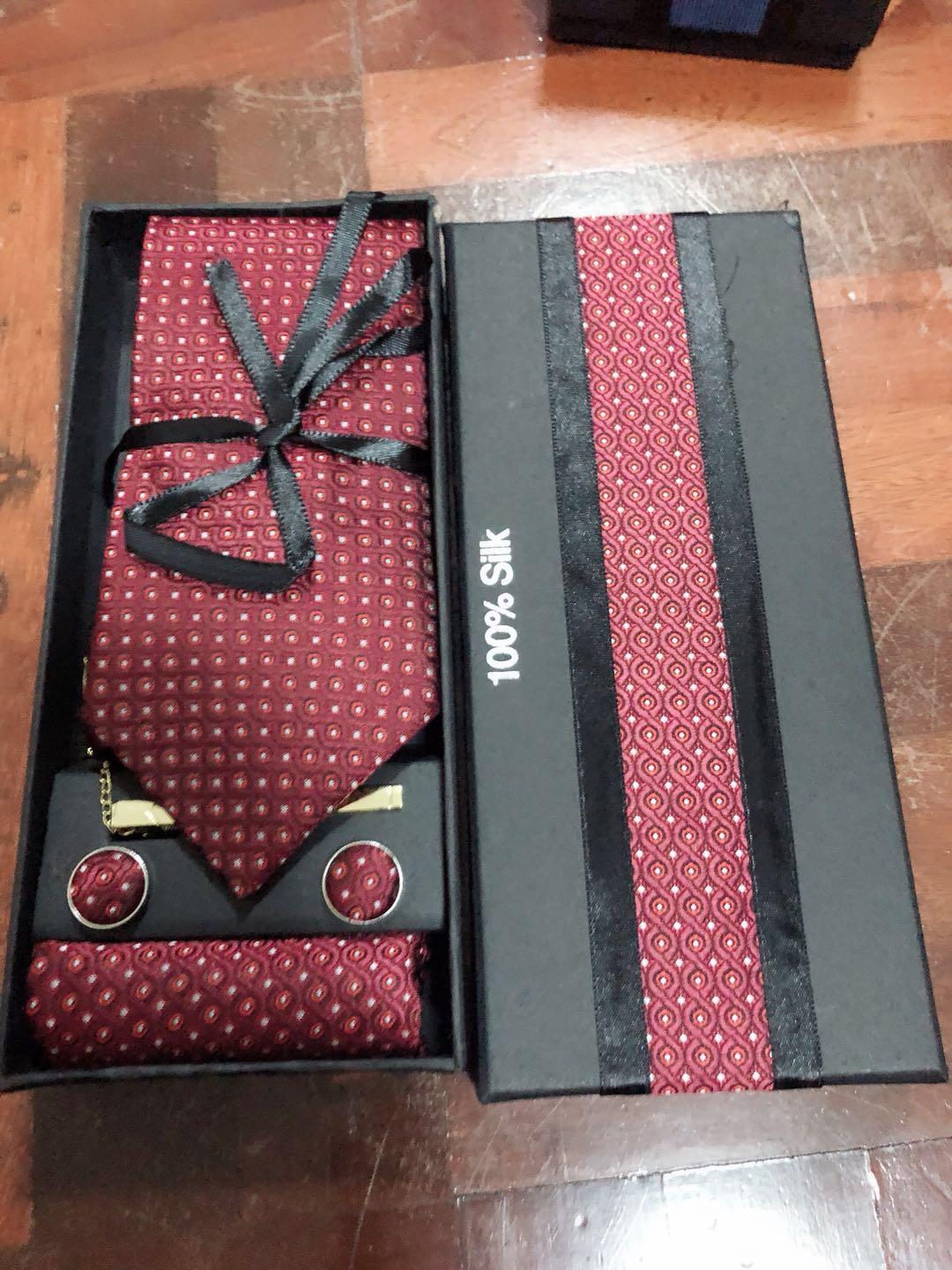 5 ชิ้น Mens ผอมธุรกิจโพลีเอสเตอร์ผ้าไหมเนคไท Tie Cufflinks พ็อกเก็ตสแควร์และชุดคลิปเน็คไทสำหรับผู้ชายที่มีกล่องของขวัญน้ำเงิน 5 ชิ้น Mens ผอมธุรกิจโพลีเอสเตอร์ผ้าไหมเนคไท Tie Cufflinks พ็อกเก็ตสแควร์และชุดคลิปเน็คไทสำหรับผู้ชายที่มีกล่องของขวัญน้ำเงิน