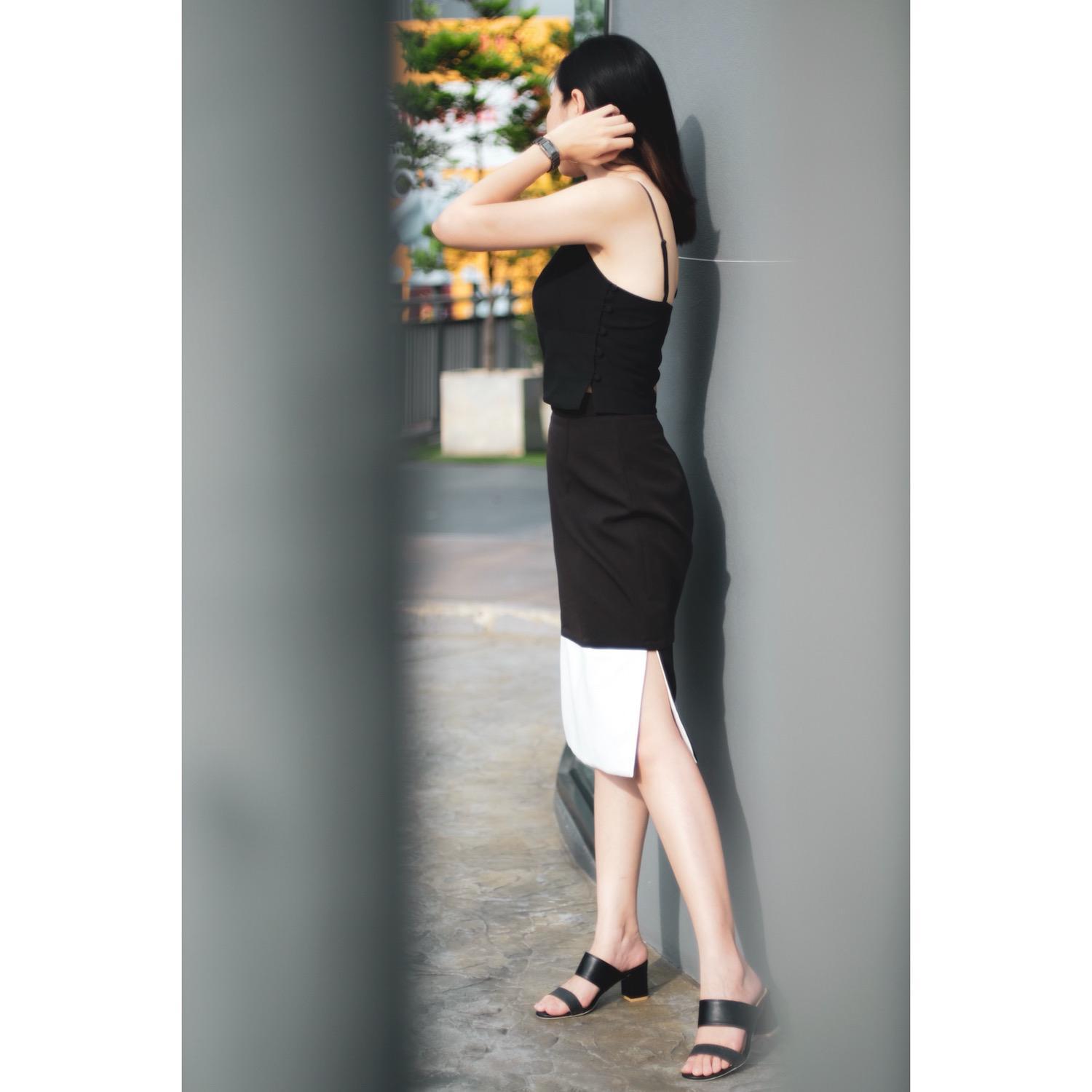 ZHER : Lyla Skirt กระโปรงทรงตรง ทรงสอบ กระโปรงสั้นและยาวคลุมเข่า สีดำ (Black) ไซส์ S M L