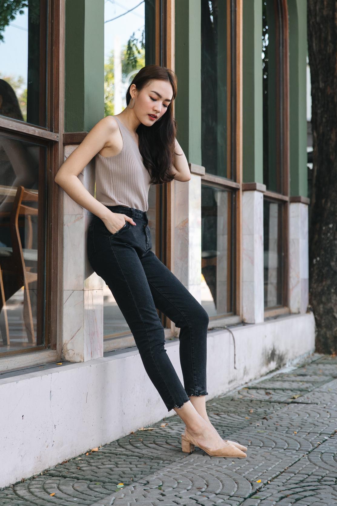 Black Frayed Bottom ( Pre 10-15 days Size M/ L ) Black Frayed Bottom ( Pre 10-15 days Size M/ L )