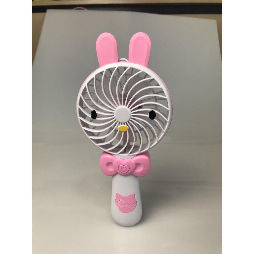 Qishop Cartoonf Mini fan CS1183 พัดลมพกพาขนาดเล็กชาร์จสายUSBใส่ถ่านลมแรง Qishop Cartoonf Mini fan CS1183 พัดลมพกพาขนาดเล็กชาร์จสายUSBใส่ถ่านลมแรง