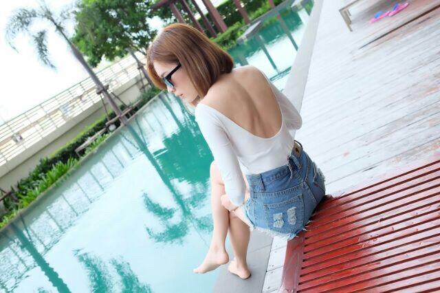 บอดี้สูทแขนยาว เว้าหลัง Sexyมากก*ไม่มีฟองน้ำนะคะ*สี ขาว บอดี้สูทแขนยาว เว้าหลัง Sexyมากก*ไม่มีฟองน้ำนะคะ*สี ขาว