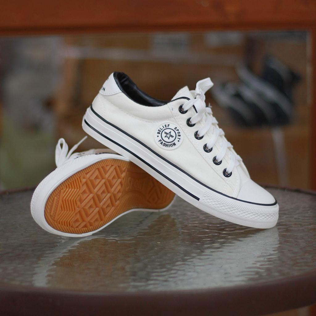Alisa Shoes รองเท้าผ้าใบผู้ชาย รุ่น Y10