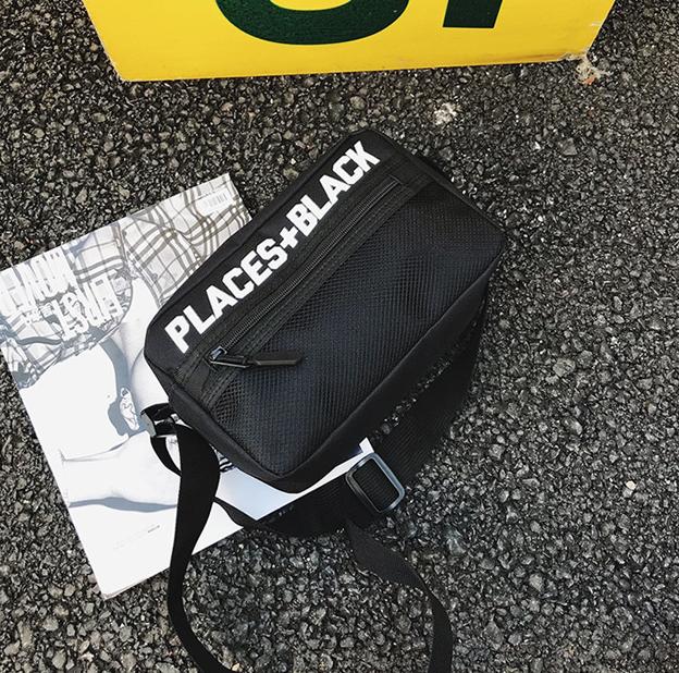กระเป๋าสะพายข้าง Places + BLack รุ่น MCB066