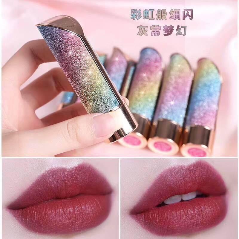 ลิปสติก เนื้อแมท สีสวย ติดทน ไม่ตกร่อง มี6เบอร์