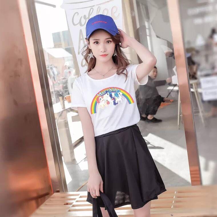 one step เสื้อยืดคอกลม แขนสั้น แฟชั่นสกรีนลายด้านหน้า (ขาวดำ) รุ่น 703