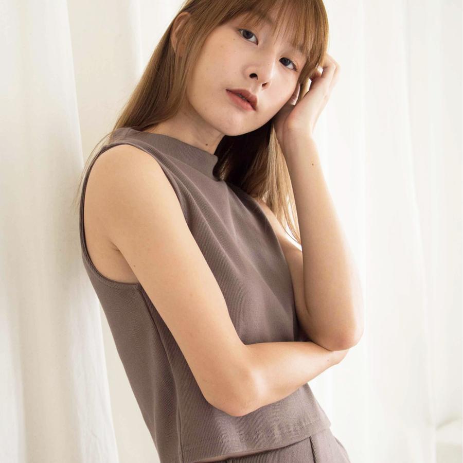 COWORKER (RCT.02) - sleeveless high neck crop top เสื้อครอปคอสูงแขนกุด COWORKER (RCT.02) - sleeveless high neck crop top เสื้อครอปคอสูงแขนกุด