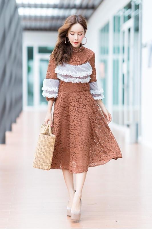 bynuchja shop ชุดเดรสลูกไม้แต่งระบายอก bynuchja shop ชุดเดรสลูกไม้แต่งระบายอก
