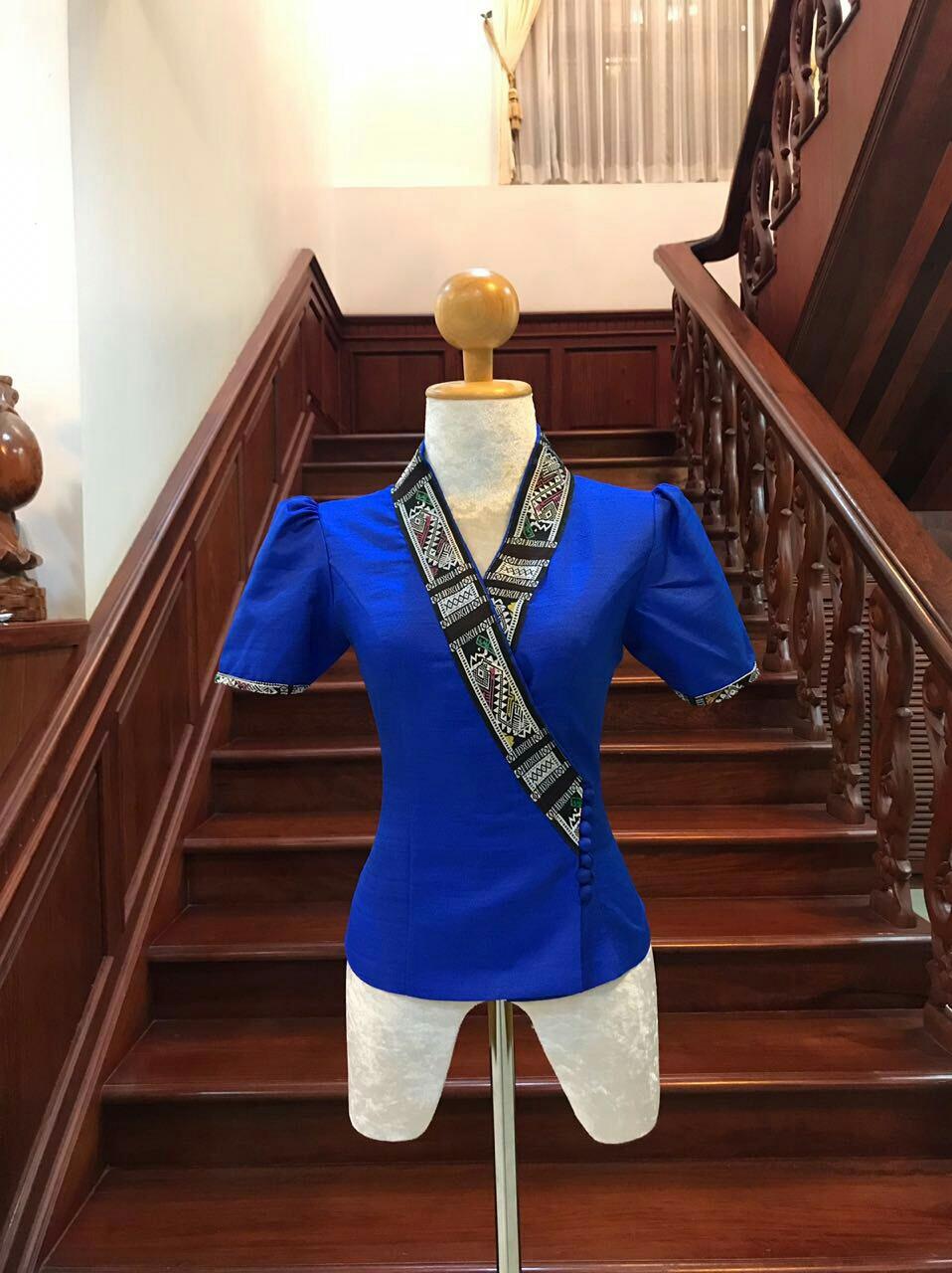 เสื้อไหมลาว