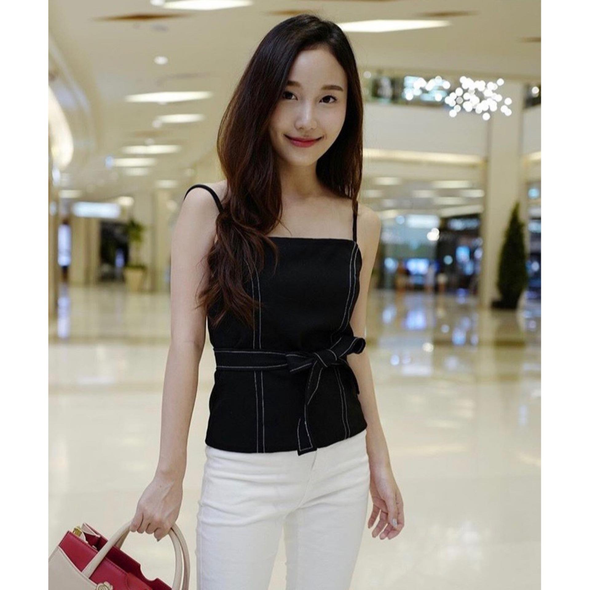 Lalida Official Lilly Top เสื้อสายเดี่ยว ผูกโบว์ (Black) Lalida Official Lilly Top เสื้อสายเดี่ยว ผูกโบว์ (Black)