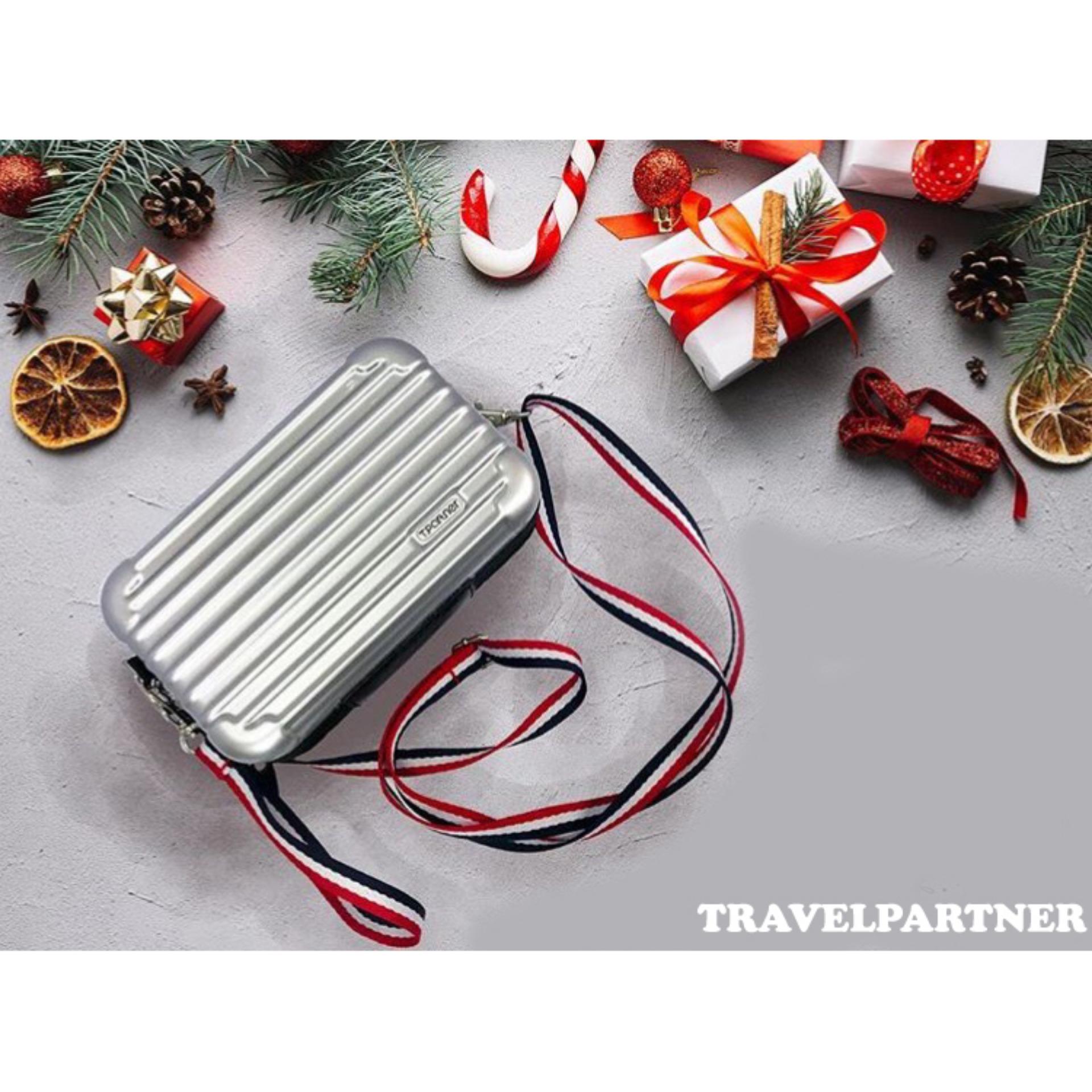 ***ลดกระหน่ำ*** Mini Luggage ดีไซน์มาทรงเดียวกับกระเป๋าเดินทาง พกง่าย ไว้ใส่ของใช้จุกจิก เครื่องสำอาง มือถือ สายชาร์จ แบตสำรอง ฟรี!!!! สายคล้อง สายสะพายสุดเก๋ ***ลดกระหน่ำ*** Mini Luggage ดีไซน์มาทรงเดียวกับกระเป๋าเดินทาง พกง่าย ไว้ใส่ของใช้จุกจิก เครื่องสำอาง มือถือ สายชาร์จ แบตสำรอง ฟรี!!!! สายคล้อง สายสะพายสุดเก๋
