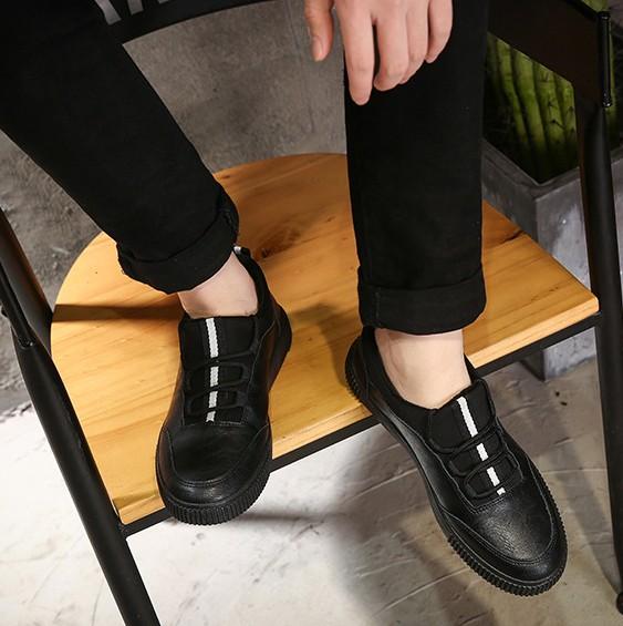 ZASHION รองเท้าหนัง รองเท้าแฟชั่นผู้ชาย ใส่ทำงาน Classic Minimalist Men Sneakers Shoes