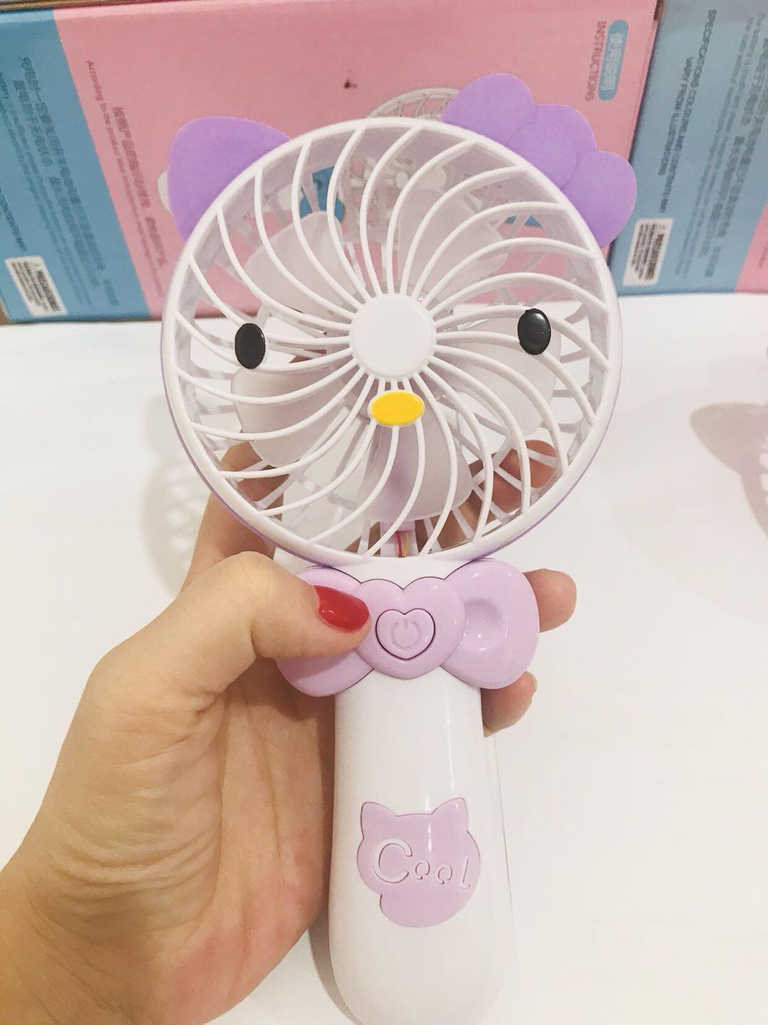 MEI SHOP Cartoonf Mini fan CS1183-2 พัดลมพกพาขนาดเล็กชาร์จสายUSBใส่ถ่านลมแรง