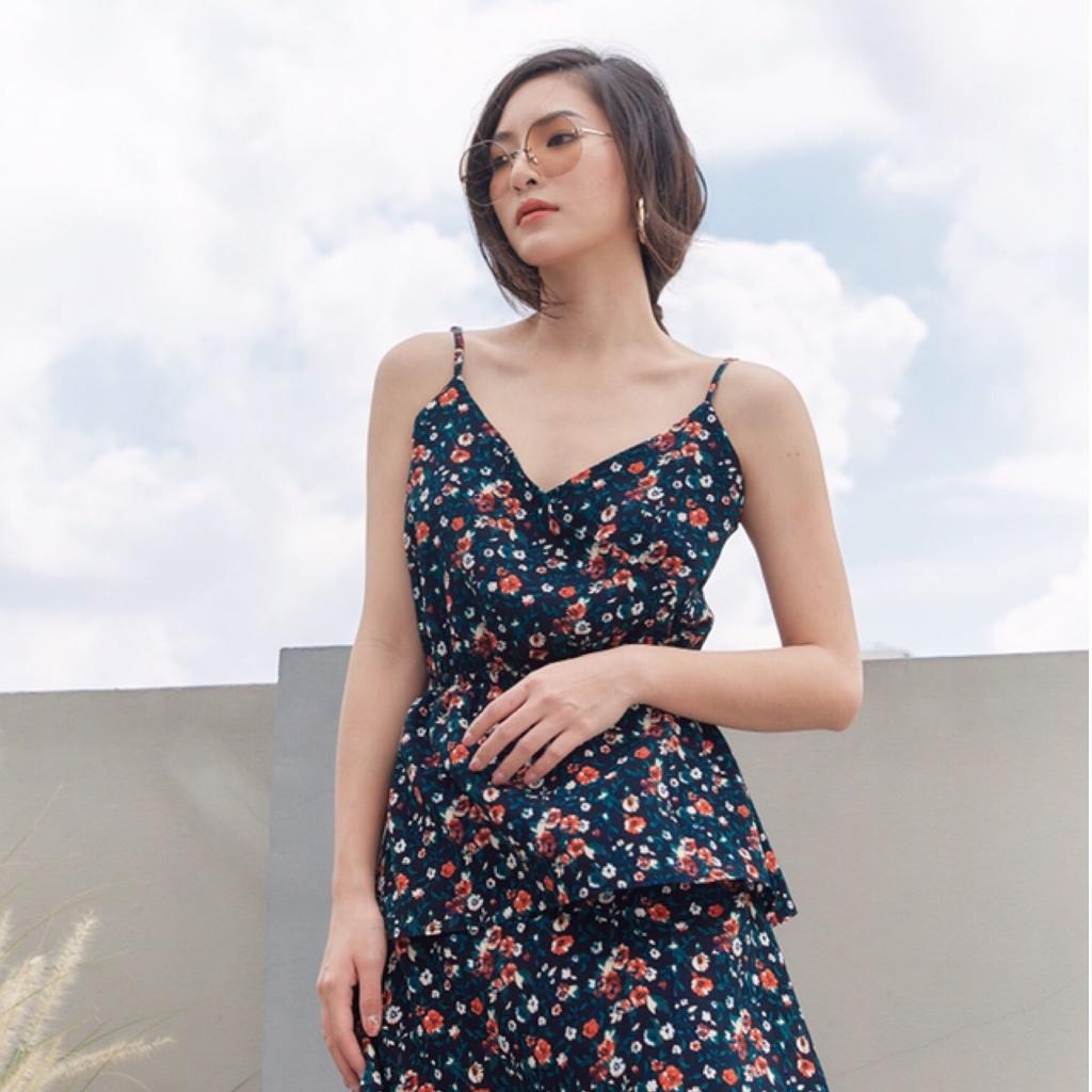 LAVITA ชุดเดรส รุ่น BLOOMING HOLIDAY DRESS