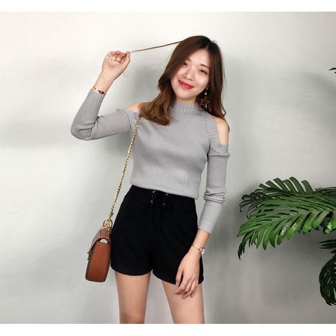 เสื้อไหมพรมผ้านิ่มทรงเปิดไหล่ เนื้อผ้านิ่มยืดได้ตามตัว