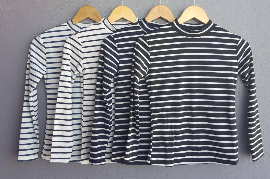 เสื้อยืดคอเต่าแขนยาว สีเทาลายขาว
