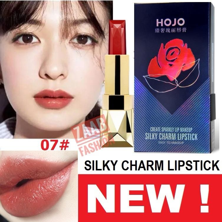novo lipstick ของแท้100% (zaab fashion) HOJO SILKY CHARM LIPSTICK ลิปสติกเนื้อแมทมีมอยเจอร์ไรเซอร์ เนื้อแน่น เม็ดสีสวย กันน้ำ ติดทน แพ็คเกจสวยหรู คุ้มค่าเกินราคา HOJO แบรนด์น้องใหม่จากโนโว novo lipstick ของแท้100% (zaab fashion) HOJO SILKY CHARM LIPSTICK ลิปสติกเนื้อแมทมีมอยเจอร์ไรเซอร์ เนื้อแน่น เม็ดสีสวย กันน้ำ ติดทน แพ็คเกจสวยหรู คุ้มค่าเกินราคา HOJO แบรนด์น้องใหม่จากโนโว