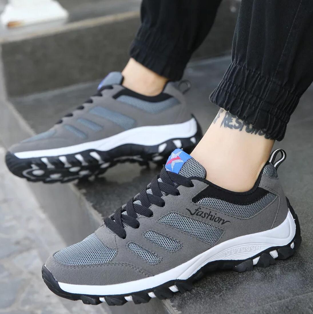 Nadine รองเท้าผ้าใบสำหรับผู้ชาย รุ่นใหม่ นำหนักเบาใส่เดินไม่เจ็บเท้า A102