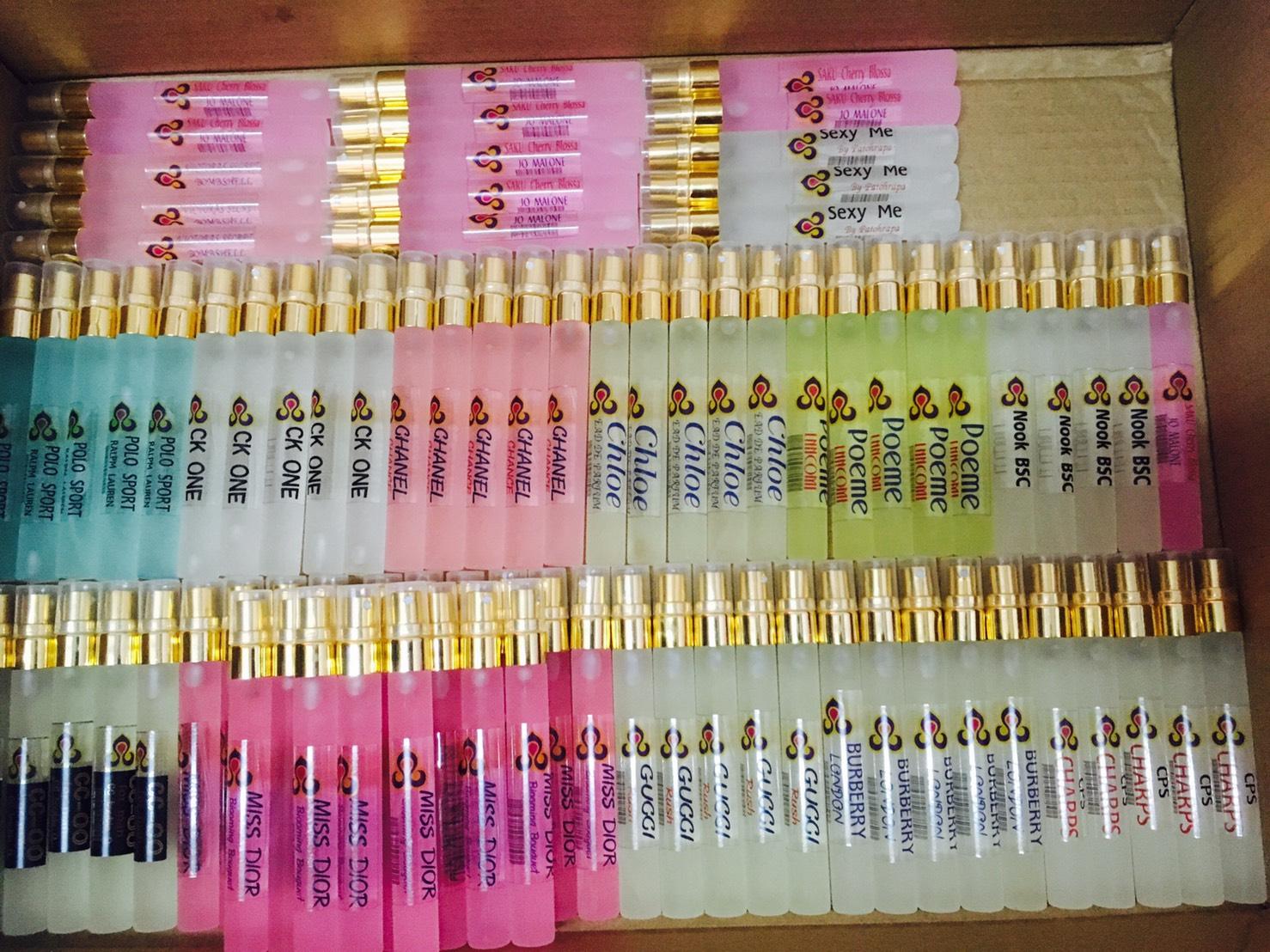 น้ำหอม การบินไทยแท้ % พร้อมส่ง✨✨มีมากกว่า 50 กลิ่นค่ะ สีสันสดใส กลิ่นหอมติดทนนาน 6-12 ชม.ค่ะ