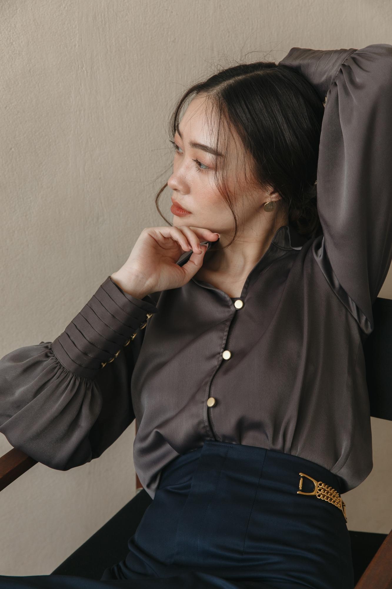 Keeps_design Keeps KP25 keeps signature shirt in grey เสื้อเชิ้ตแขนยาว สีเทา (Pre-order)