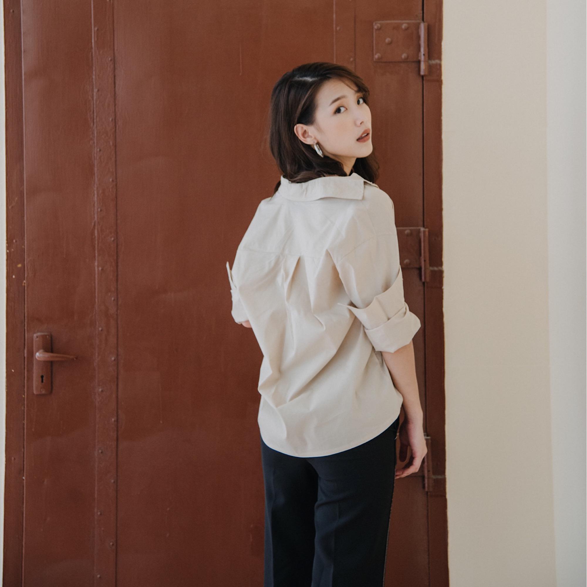 E136 - Polo shirt with pin