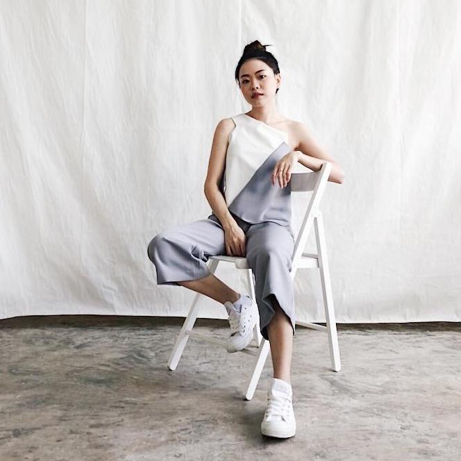 Jane Soraya Aysmetric Top เสื้อปาดไหล Jane Soraya Aysmetric Top เสื้อปาดไหล
