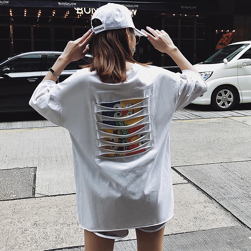 เสื้อยืดแขนสั้นพิมพ์ลายของผู้หญิง