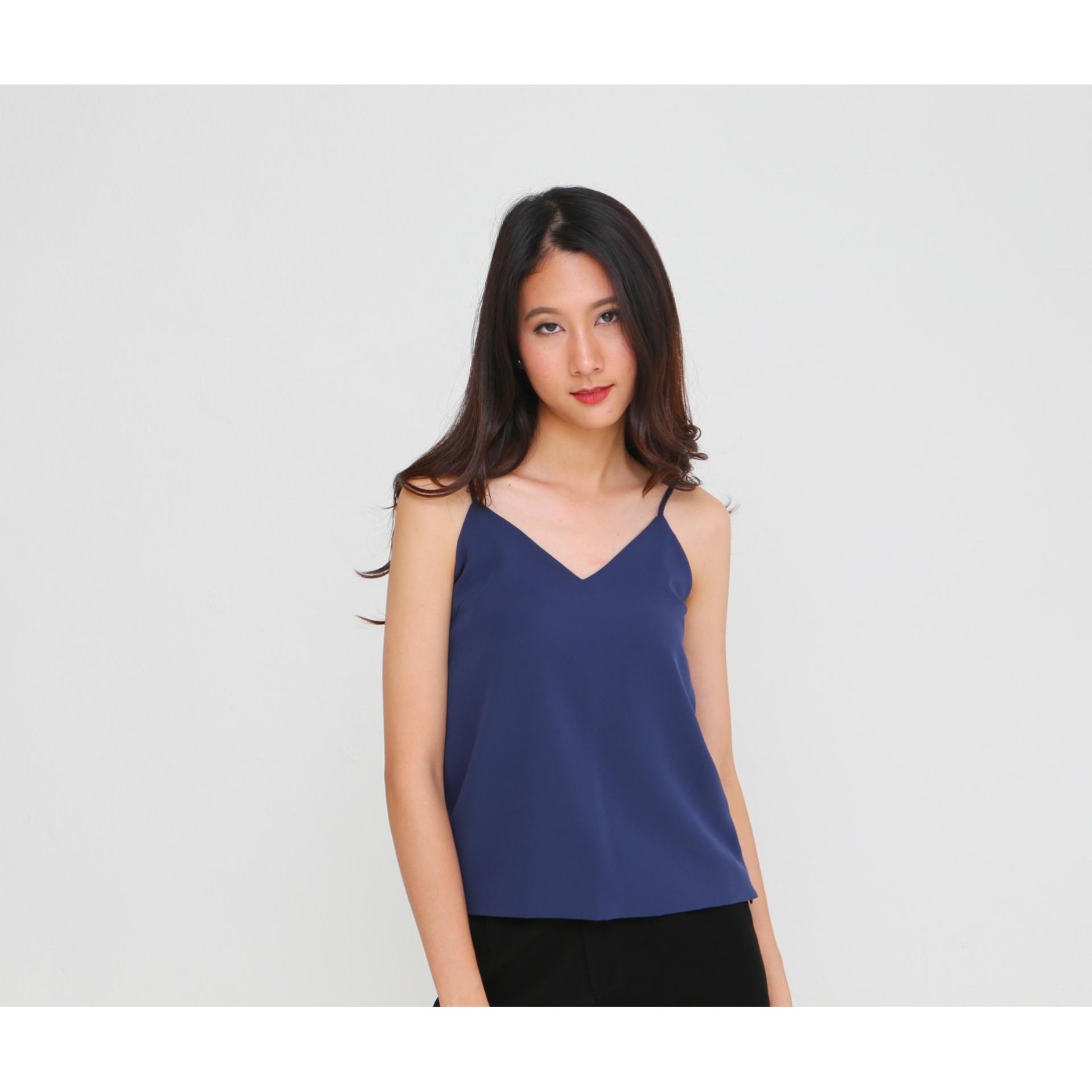 เสื้อสายเดี่ยวคอวี Basics & Neutrals V-Neck Camisole