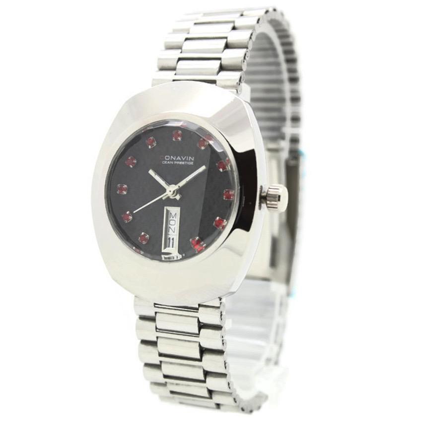 CONAVIN นาฬิกาข้อมือผู้ชาย เรือนและสายสแตนเลสสติล กันน้ำ ระบบ Quartz หน้าปัดประดับเลขพลอยแดง วันที่/สัปดาห์ รุ่น RD-001-003