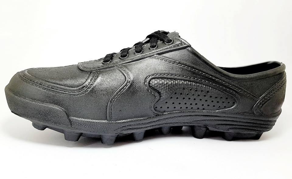 รองเท้าสตั๊ดยางแท้100% ยี่ห้อยูกิ55 เหมาะสำหรับทำสวน พื้นไม่ลื่่น size37-42