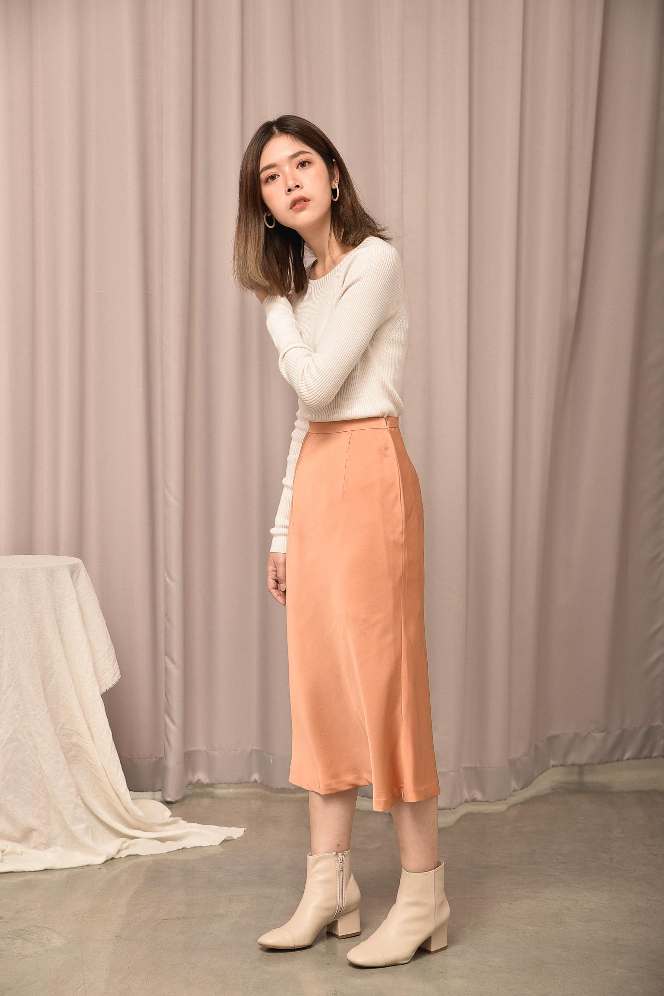 Mist of rain - กระโปรง รุ่น satin skirt