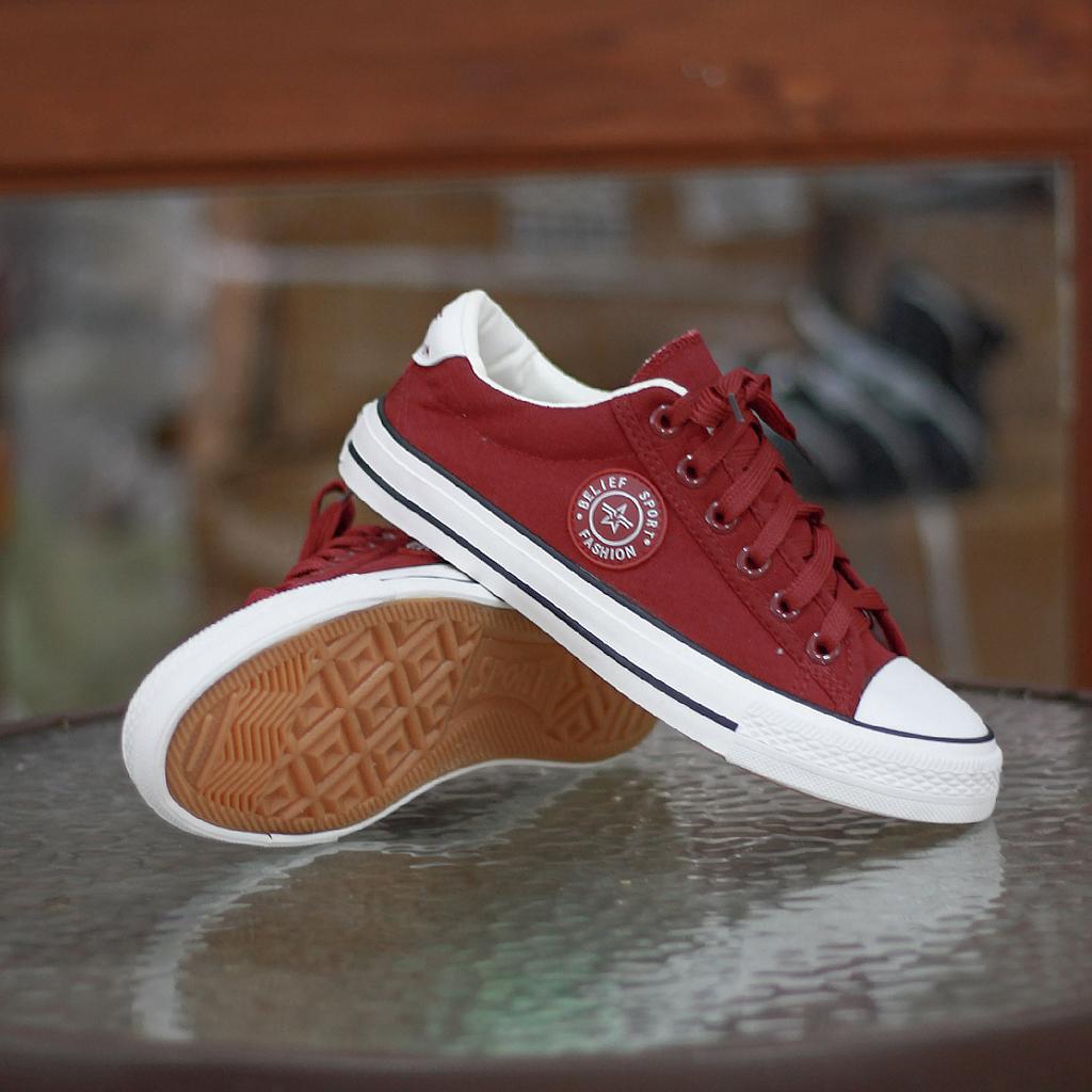 Alisa Shoes รองเท้าผ้าใบผู้ชาย รุ่น Y10