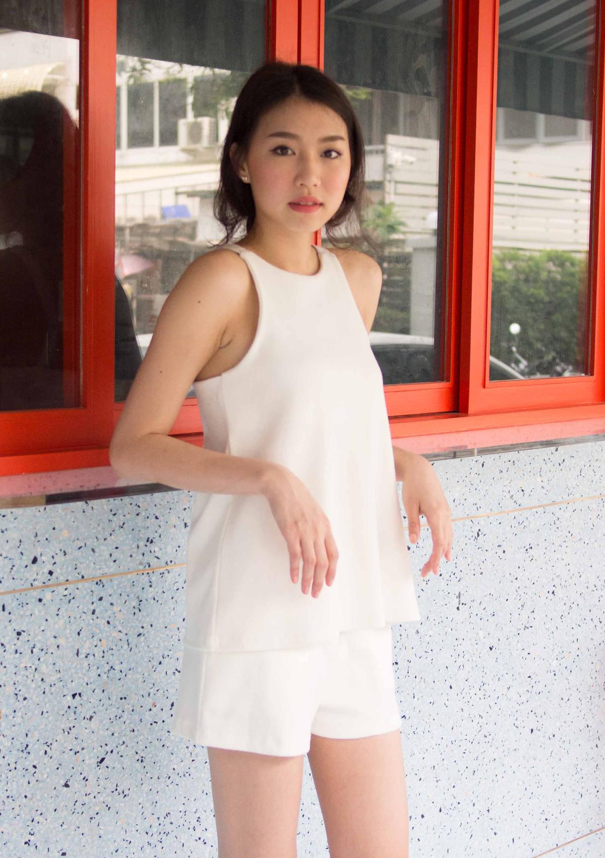COWOKRER (RT.15) - sleeveless top with back detail เสื้อแขนกุดมีดีเทลด้านหลัง COWOKRER (RT.15) - sleeveless top with back detail เสื้อแขนกุดมีดีเทลด้านหลัง