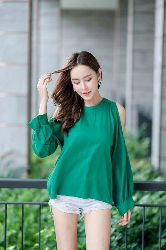bynuchja shop เสื้อแขนยาว เว้าแขน