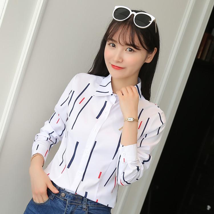 เสื้อเชิ้ตผู้หญิงแขนยาว พิมพ์ลาย ทรงสลิมฟิต