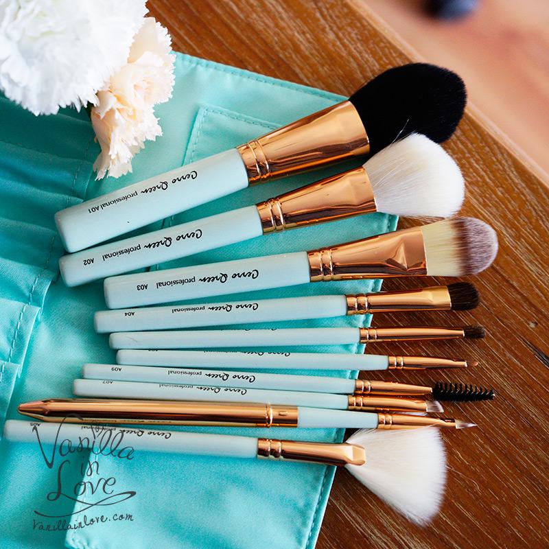 Cerro qreen ชุดแปรงแต่งหน้า 10 ชิ้น ขนสัตว์ (สีฟ้า) Cerro qreen ชุดแปรงแต่งหน้า 10 ชิ้น ขนสัตว์ (สีฟ้า)
