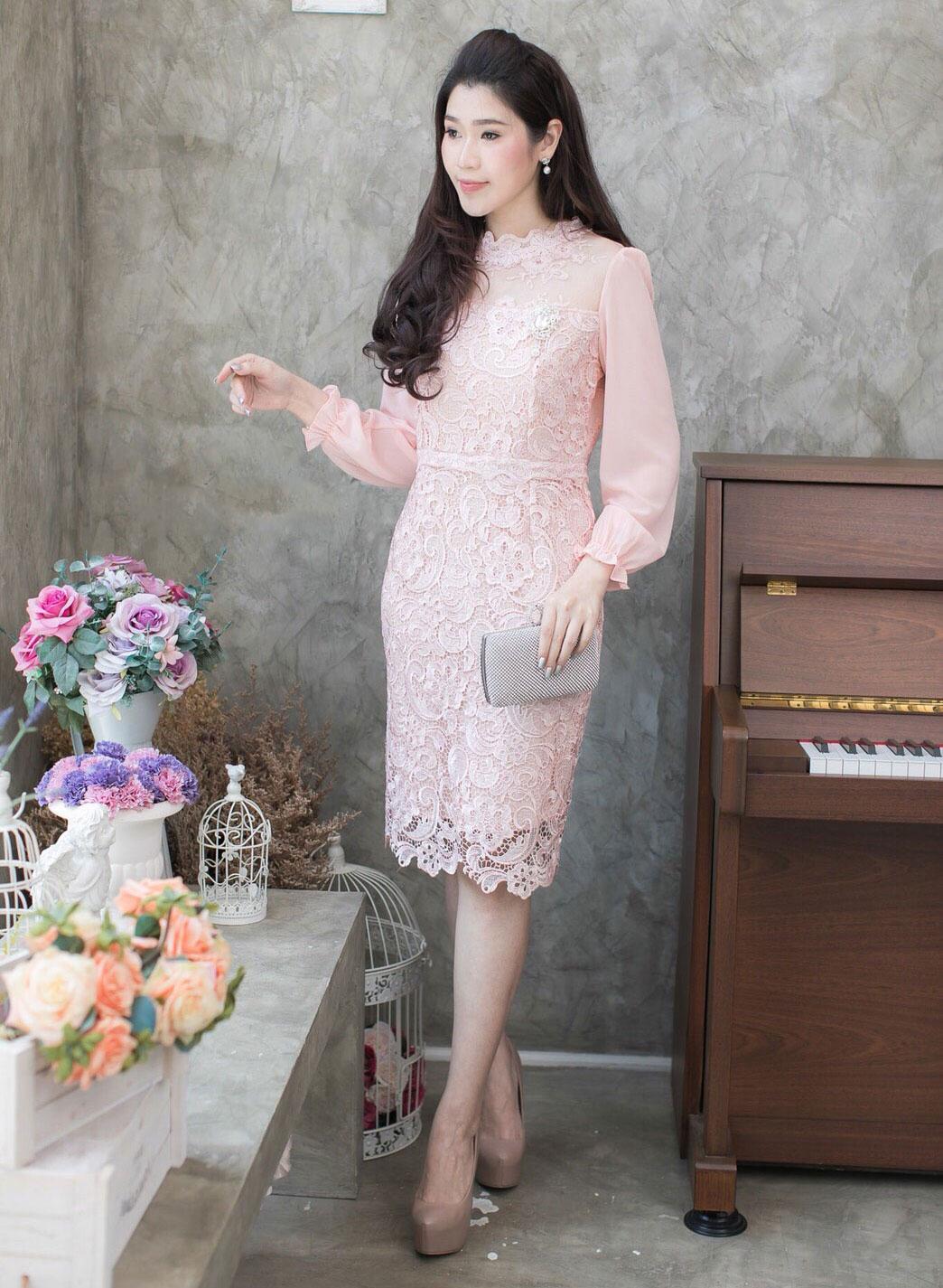 Dress เดรสลูกไม้แขนชีฟองลูกไม้ฝรั่งเศสอย่างดี Dress เดรสลูกไม้แขนชีฟองลูกไม้ฝรั่งเศสอย่างดี