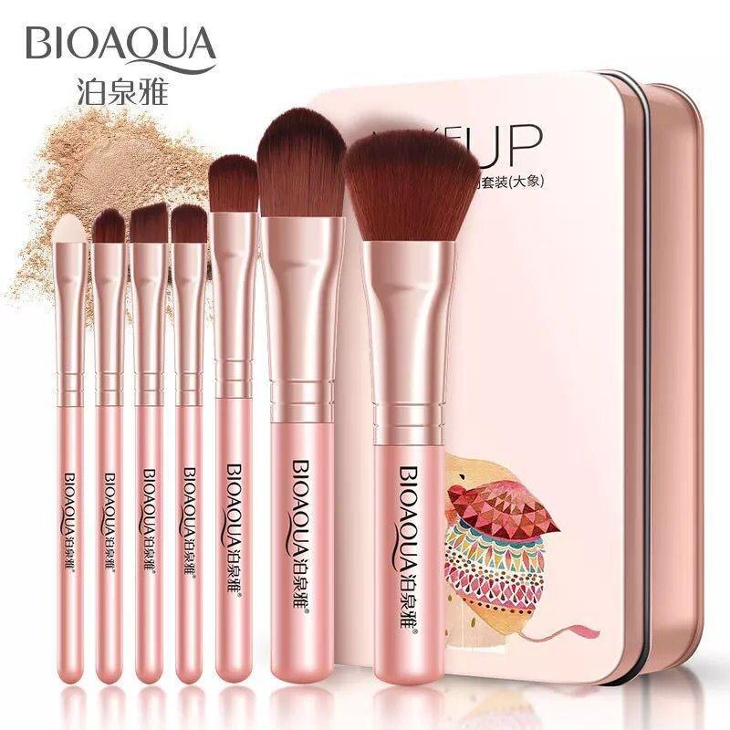 1 ชุด Bioaqua Make Up Brush Set ชุดแปรงแต่งหน้า 7 ชิ้น บรรจุกล่องเหล็กสีชมพู แพ็คเกจสวยหรู 1 ชุด Bioaqua Make Up Brush Set ชุดแปรงแต่งหน้า 7 ชิ้น บรรจุกล่องเหล็กสีชมพู แพ็คเกจสวยหรู