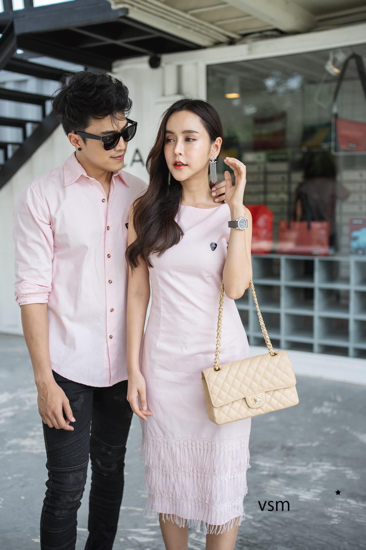 VSM ชุดคู่รัก เดรสแขนกุด ดีไซน์ชายติดตุ้งติ้งชาย ดีไซน์หรูหรา