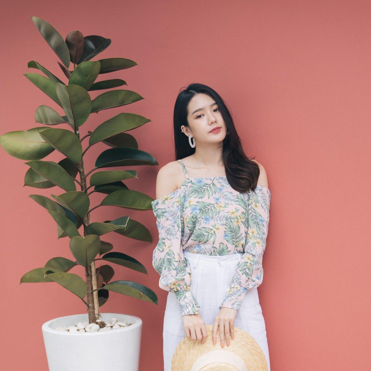 Kimmame เสื้อ รุ่น Floral Ruby 4 ลาย Kimmame เสื้อ รุ่น Floral Ruby 4 ลาย