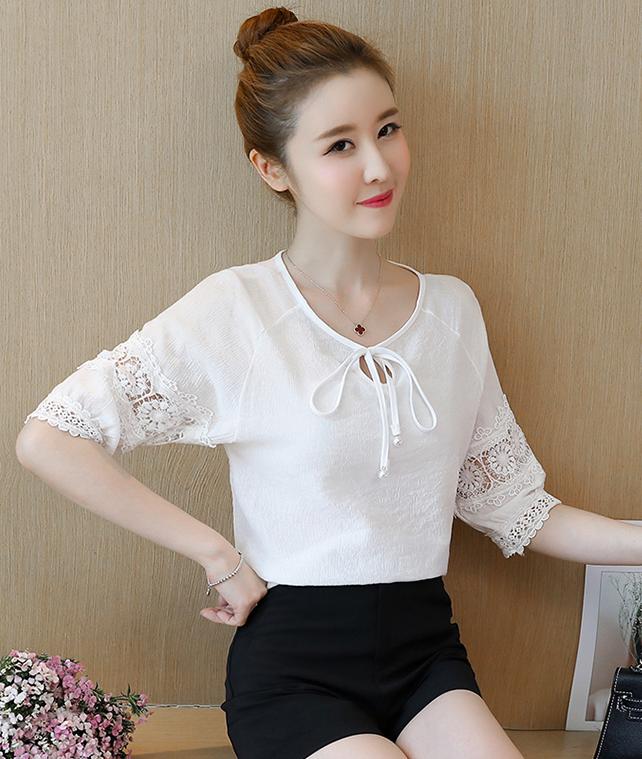 เสื้อเชิ้ตแขนยาว ปักลายดอกไม้ คอกลม (สีขาว)