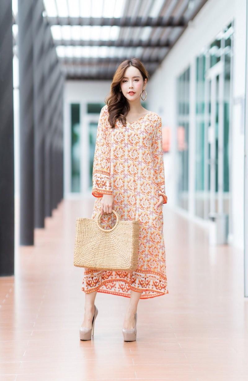 Fahion on art เดรสแฟชั่นผู้หญิงคอวีทรงปล่อย ขนาดฟรีไซส์ พร้อมส่งสีเหลือง Fahion on art เดรสแฟชั่นผู้หญิงคอวีทรงปล่อย ขนาดฟรีไซส์ พร้อมส่งสีเหลือง