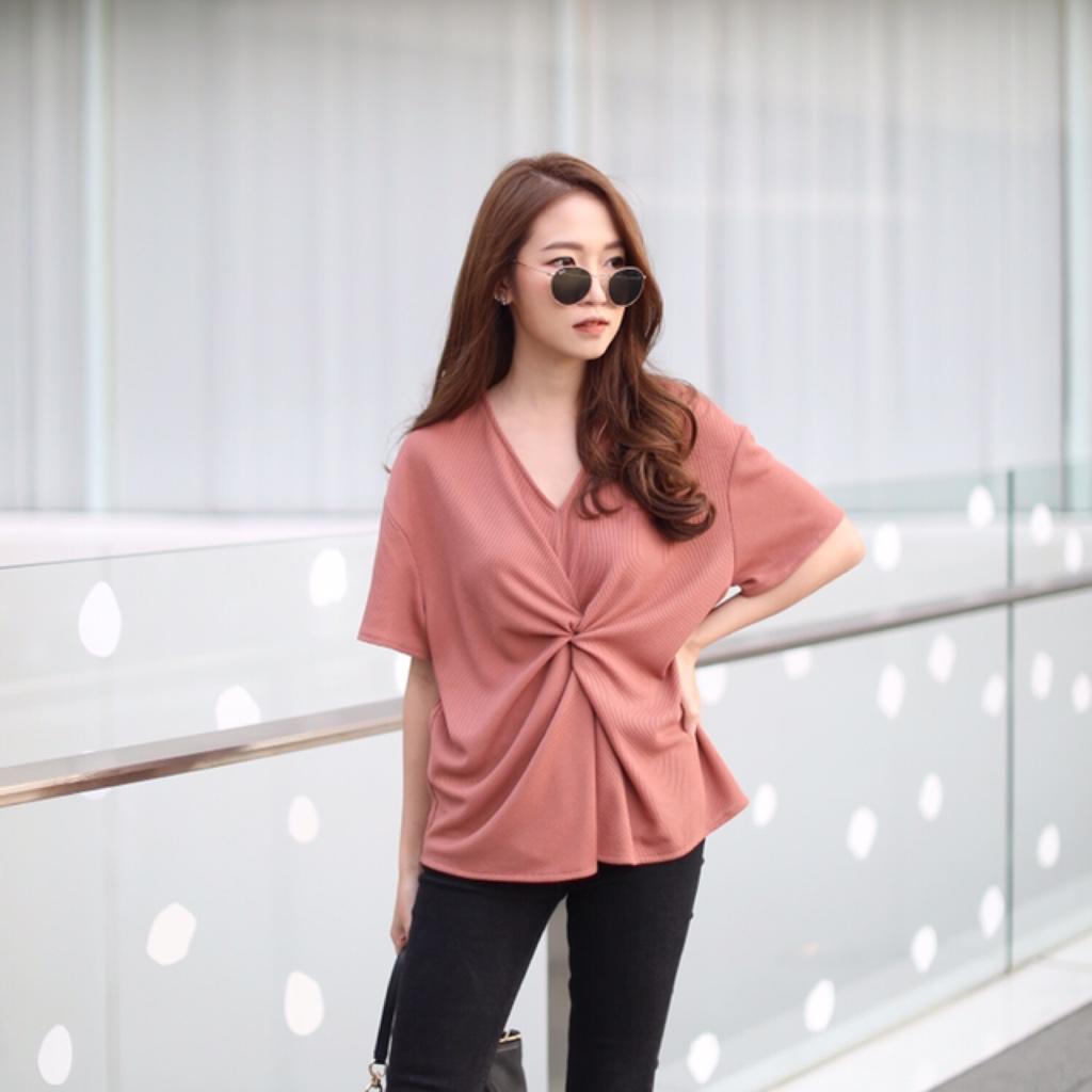 LAVITA เสื้อ รุ่น TWIST KNOT TOP (WALNUT)