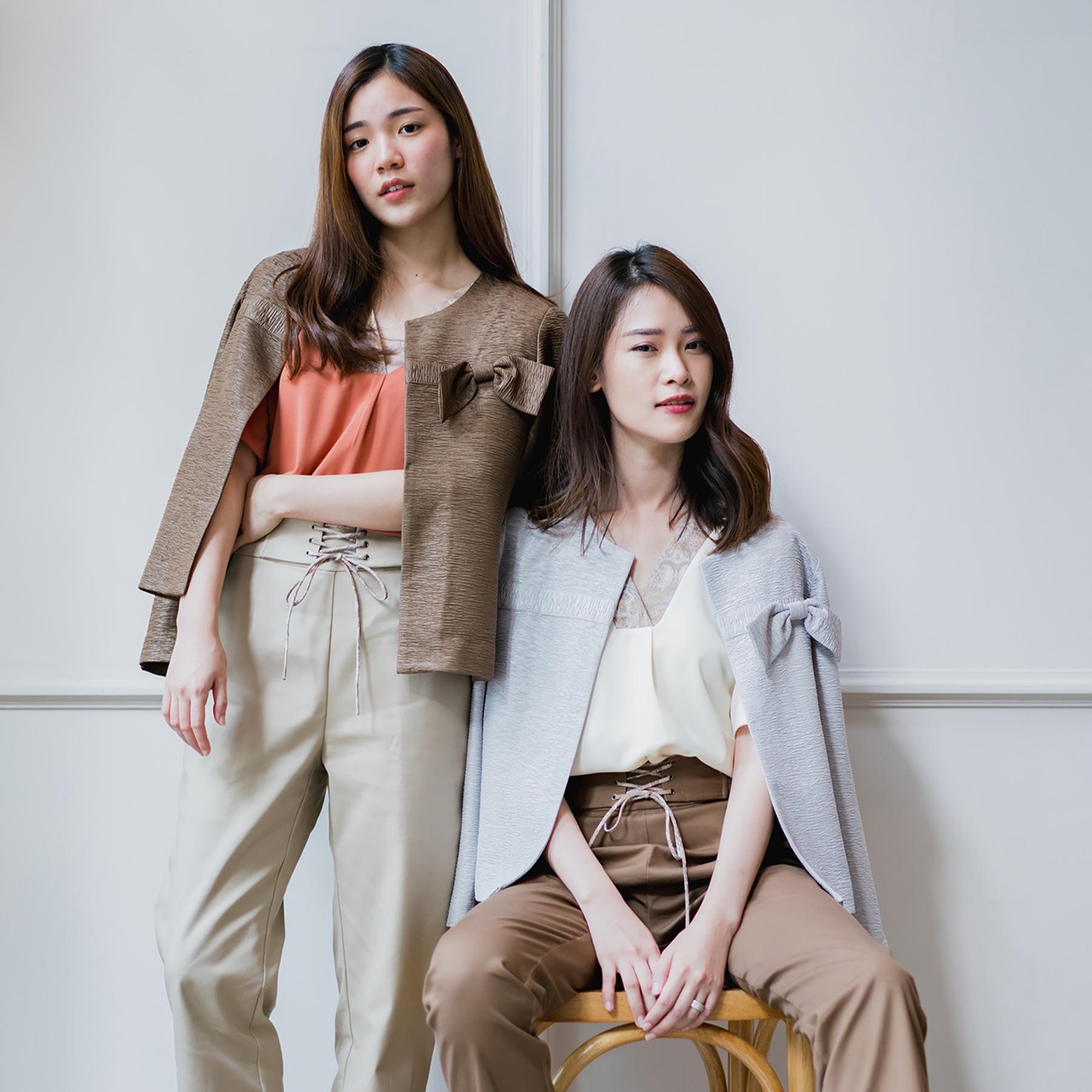 Ivory No.5 เสื้อคลุมผ้าอัดพลีท รุ่น Autumn Cardigan Ivory No.5 เสื้อคลุมผ้าอัดพลีท รุ่น Autumn Cardigan